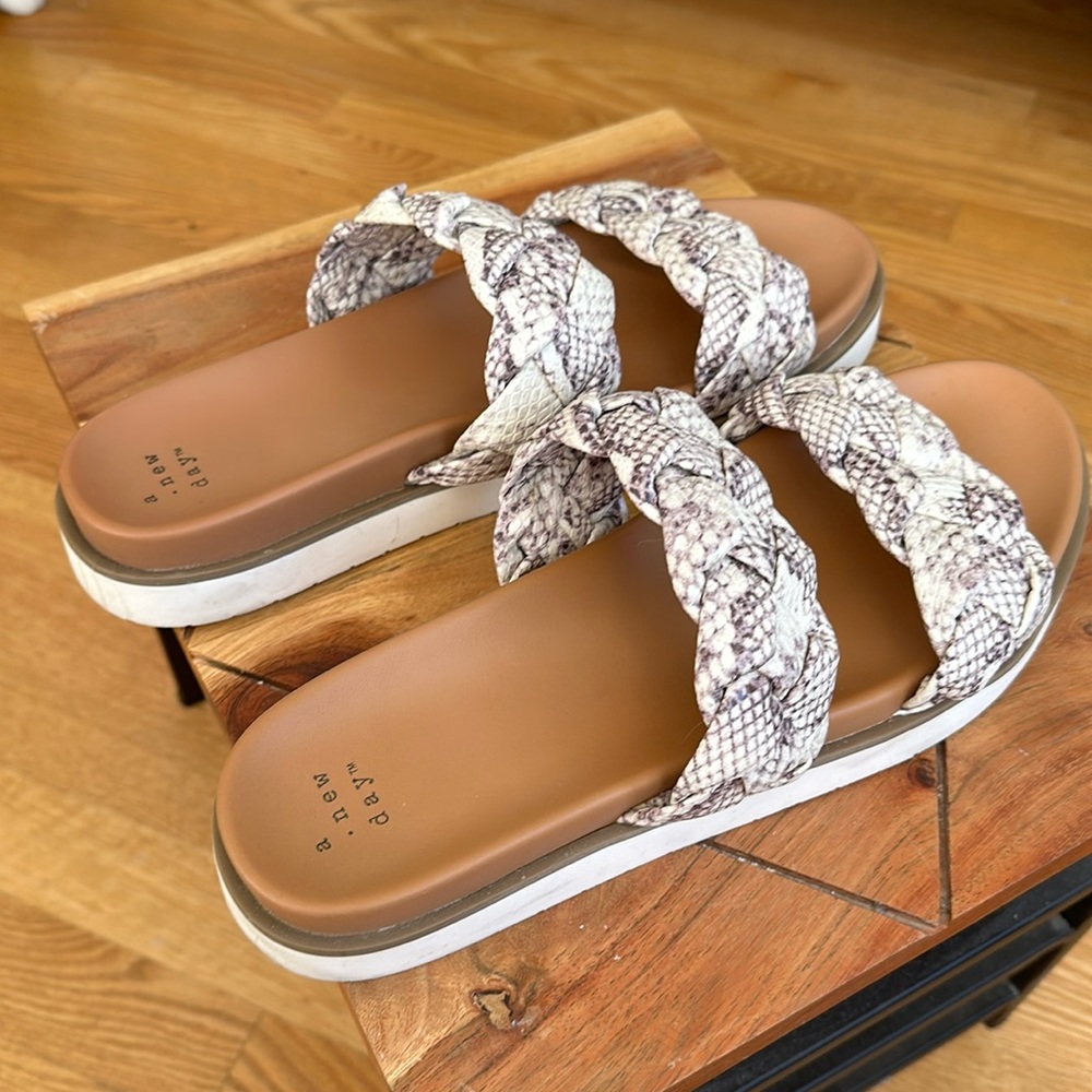 Size 11 target sandals